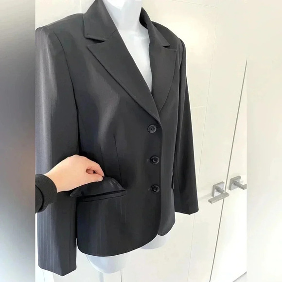 Cleo/ Black/  Lightly pinstriped/ Size US 10 - Picture 4 of 16